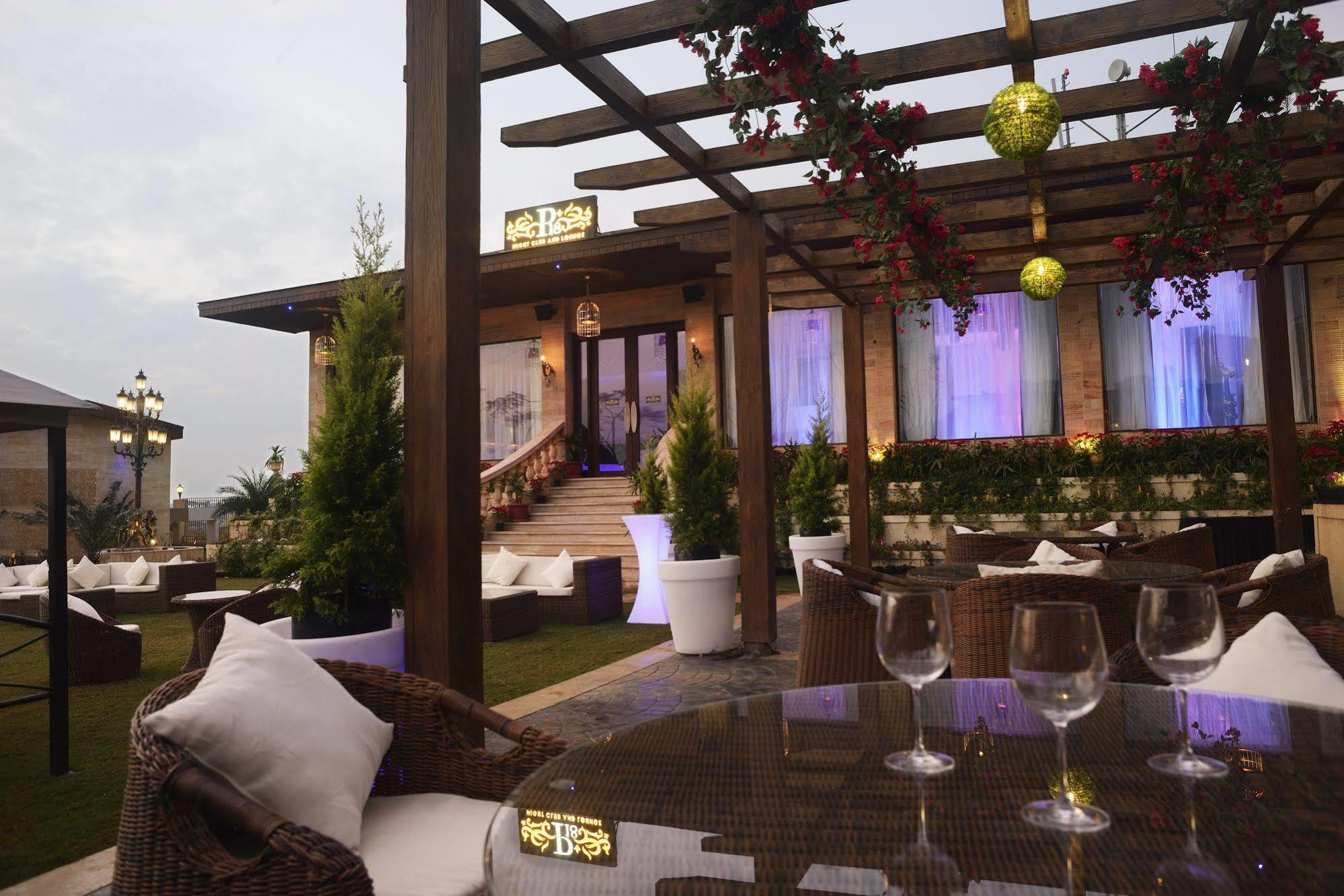 Della Resorts Lonavala Exteriör bild